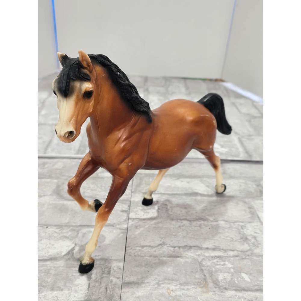 Vintage Breyer Running Mare Sugar 124 Bay Vintage Traditional Model Horse FLAW